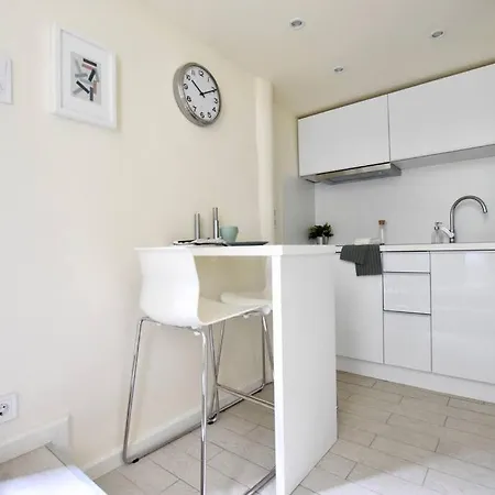 Budget By Hi5- Mini Apartamento *